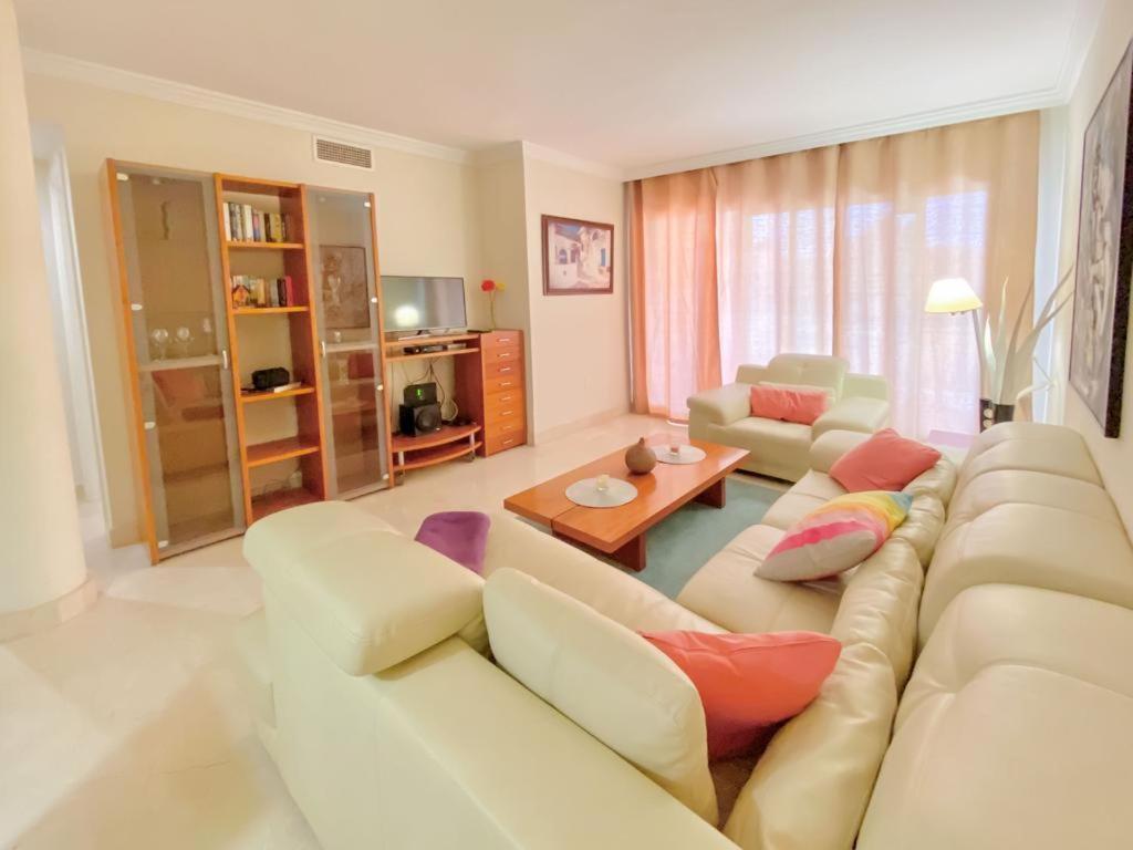 Apartamento En Los Patios De Santa Maria Golf Marbella Ngoại thất bức ảnh