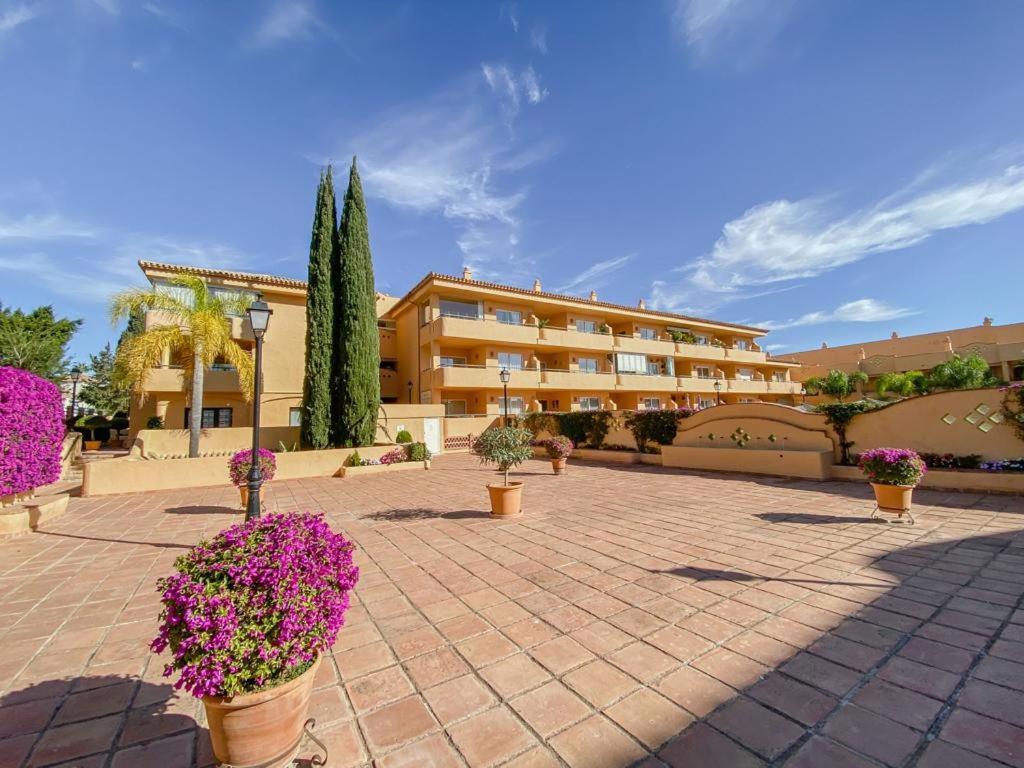 Apartamento En Los Patios De Santa Maria Golf Marbella Ngoại thất bức ảnh